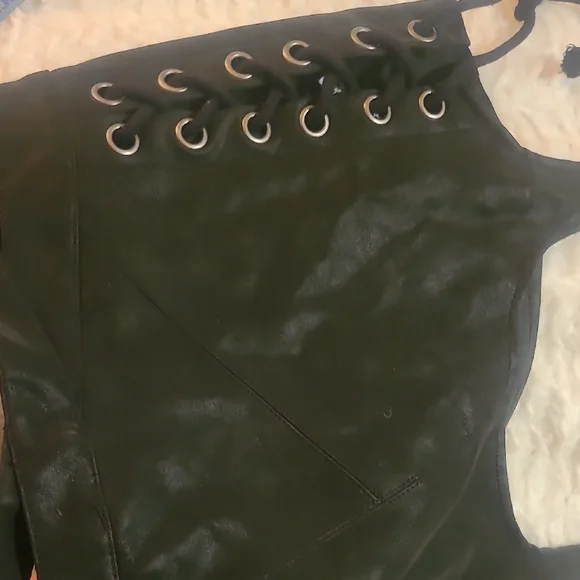 Black Lace-Up Garter Skirt Set - Picture 5 of 6